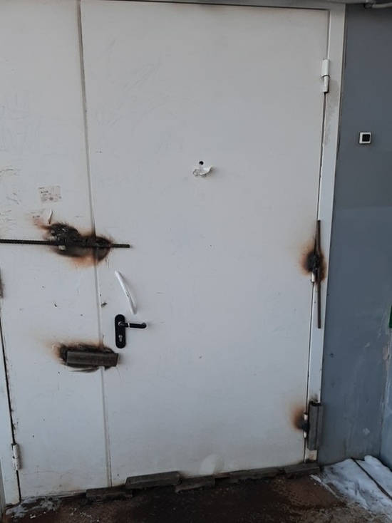 Заваривший дверь "Магнита" пскович возместит магазину ущерб
