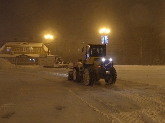 Из-за снегопада на Сахалине отменили поезда и самолеты