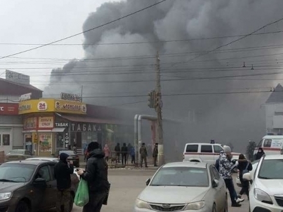 В Волгограде горит Качинский рынок