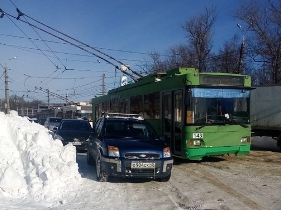 В Калуге объяснили возникающие задержки троллейбусов