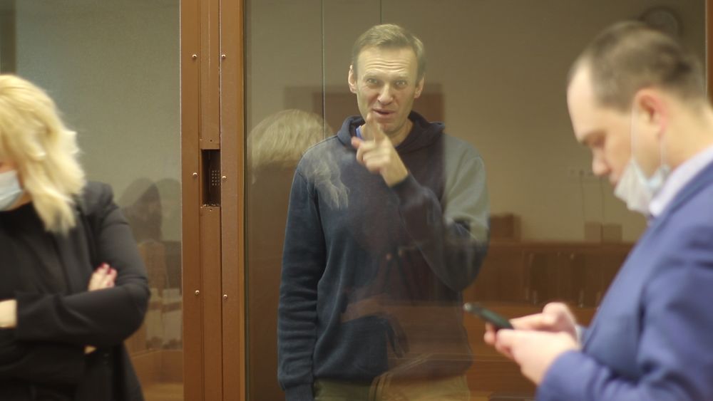 Суд над Навальным внутри и снаружи: пришли единицы