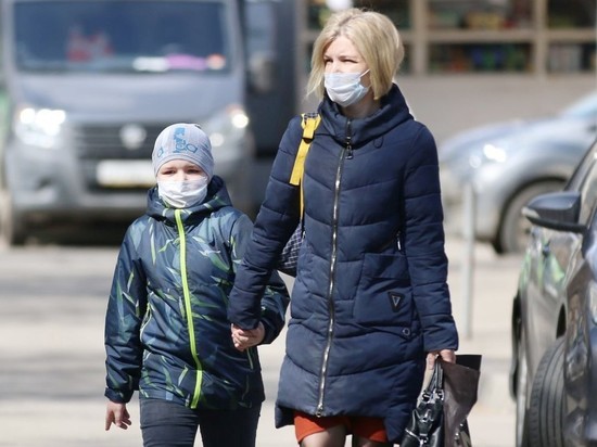 Онищенко заявил, что детей не нужно прививать от коронавируса