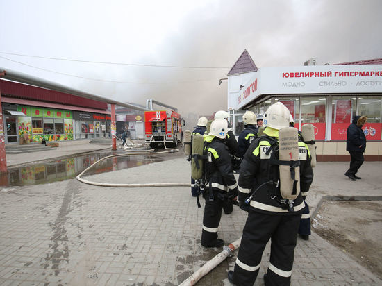 В Волгограде спасатели ликвидировали пожар на Качинском рынке