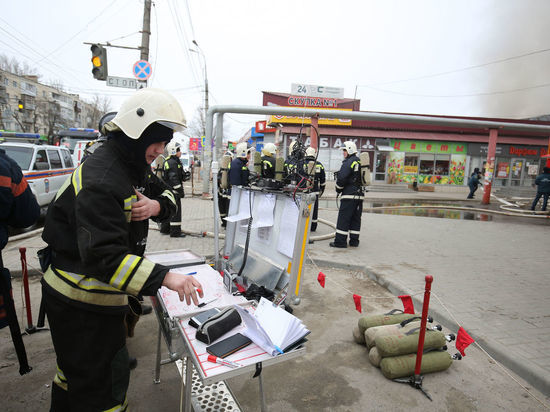 При пожаре на Качинском рынке в Волгограде погиб человек