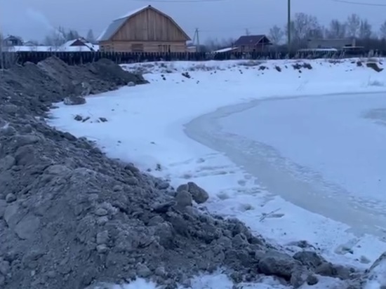 Гурулев показал, как отводят воду от подтапливаемых домов в Смоленке