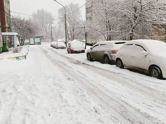 «Меня отчислили, спасибо»: Красноярск встал в огромные пробки из-за снегопада