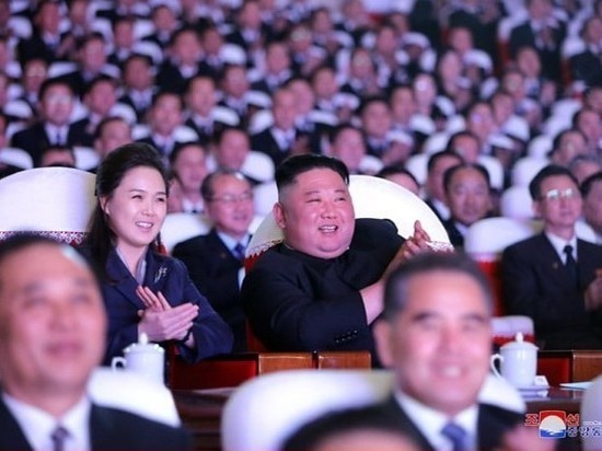 Жена Ким Чен Ына впервые появилась на публике за год