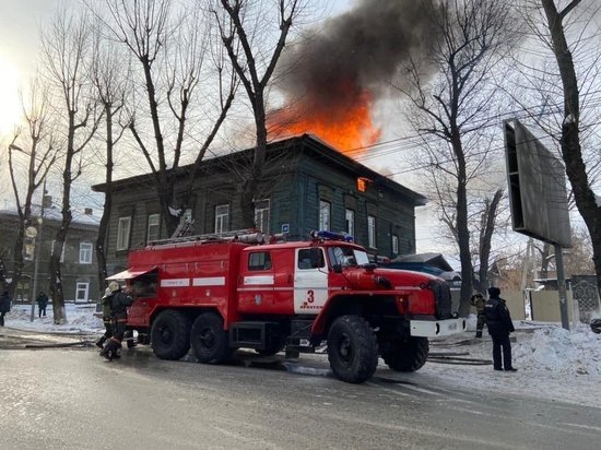 В Иркутске горел дом-памятник на улице Декабрьских Событий