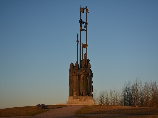 Сергей Станкевич придумает, как благоустроить площадку у памятника Невскому на Соколихе