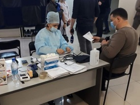 В Екатеринбурге открылся первый мобильный пункт вакцинации от COVID-19