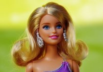 Не поиграть российским детям в фейковые куклы Барби