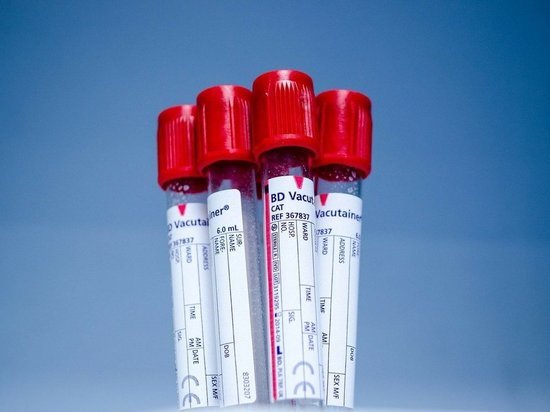 Люди со II и IV группами крови чаще, чем все остальные, болеют COVID-19