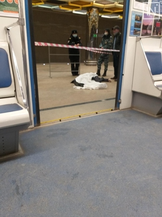 В екатеринбургском метро умер пассажир