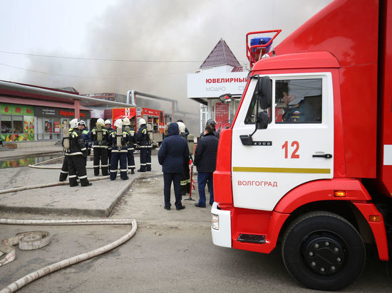 В Волгограде торговцы на Качинском рынке вернулись к работе после пожара