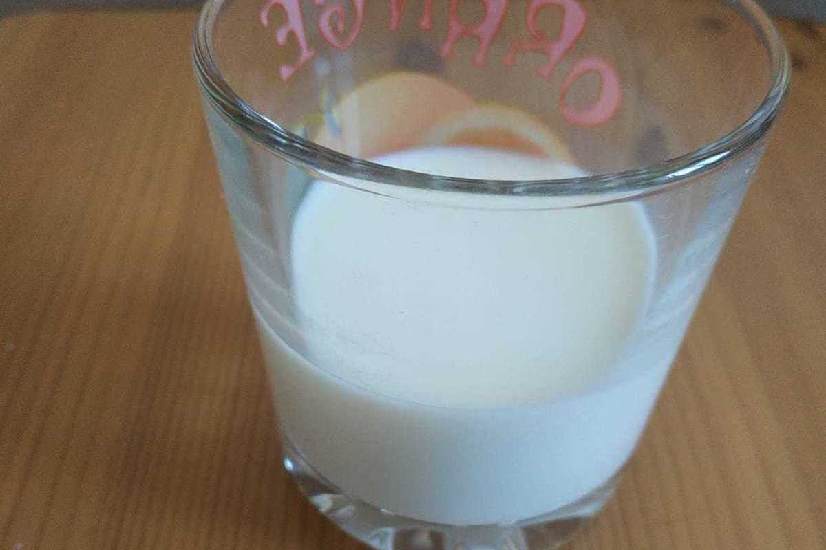 На просроченном молоке можно. Просроченное молоко.