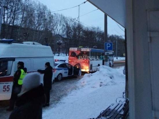 Автобус №60 сбил женщину-пешехода в Барнауле
