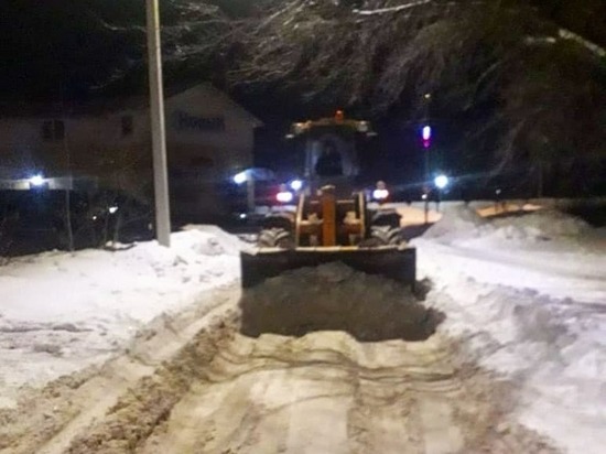 Дорожная техника расширила тротуары в Серпухове