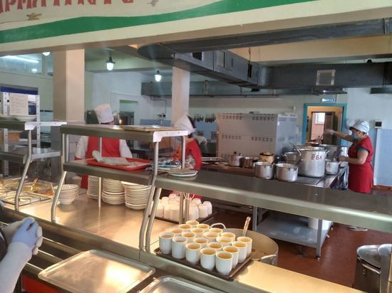 В школах Чувашии появятся терминалы для оплаты питания