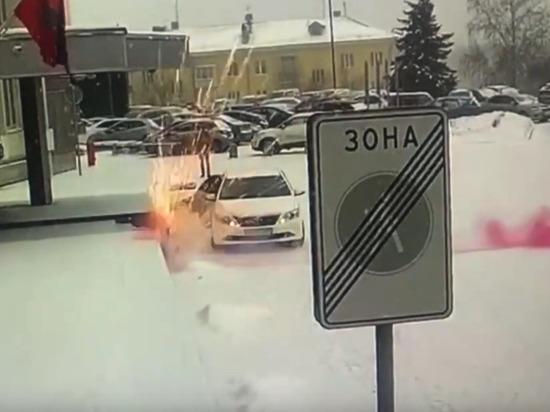 Появилось видео взрыва петарды у машины спикера горсовета Красноярска