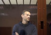 В Бабушкинском суде Москвы 20 февраля идут сразу два заседания с участием Алексея Навального. В 10 утра в здании на улице Летчика Бабушкина начинается выездное заседание Мосгорсуда по жалобе стороны Навального на замену условного срока по делу "Ив Роше" на реальный. На 14 часов назначено заседание Бабушкинского суда по делу о клевете на ветерана Игната Артеменко. Наши корреспонденты весь день работают в суде, мы ведем онлайн-трансляцию и следим за новостями о приговорах Алексею Навальному.