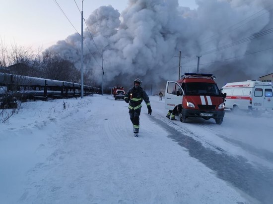 Два человека пострадали при пожаре в жилом доме Лабытнанги