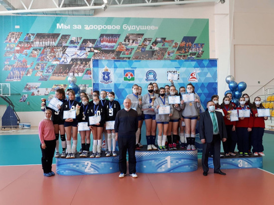 Волейболистки из Нового Уренгоя завоевали «золото» в региональных соревнованиях на Ямале
