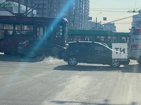 Из-за аварии на Ямашева в Казани встали трамваи