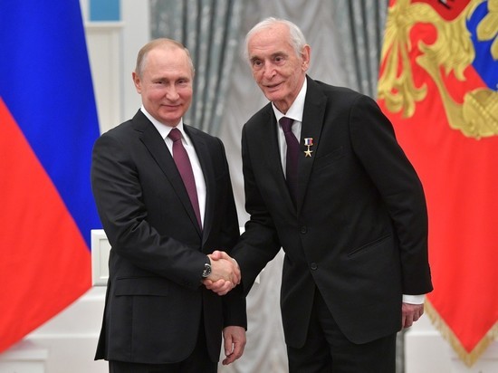 Россияне назвали Путина и Ланового настоящими мужчинами