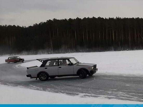 Пресечены гонки на автомобилях по льду свердловского пруда