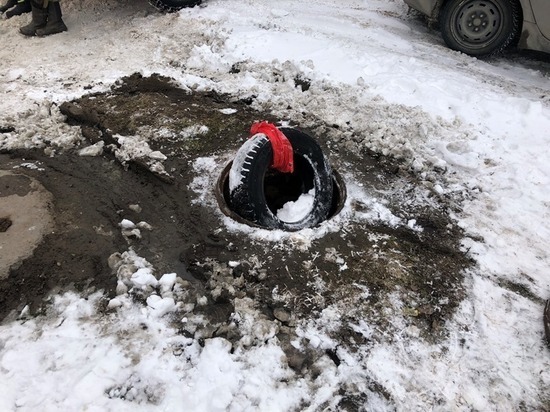 В Барнауле поймали вора, который похищал канализационные люки