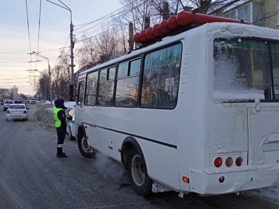 В Томске водитель без прав возил маршрутный автобус с пассажирами