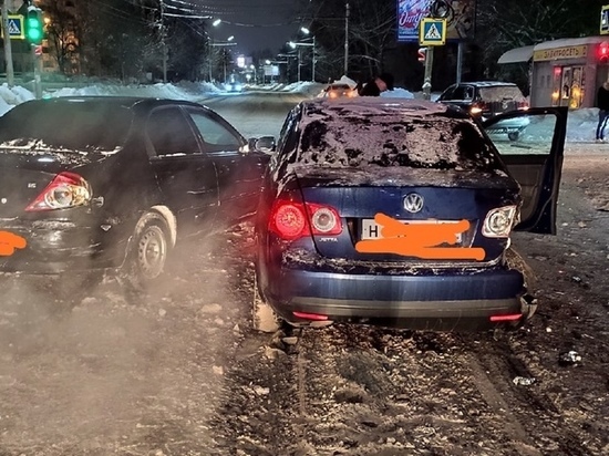 Ночью на Касимовском шоссе в Рязани столкнулись три иномарки