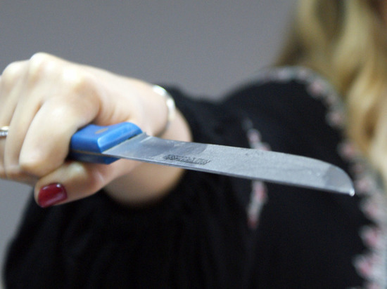Жительница Камчатки  накануне 23 февраля изрезала ножом приятеля