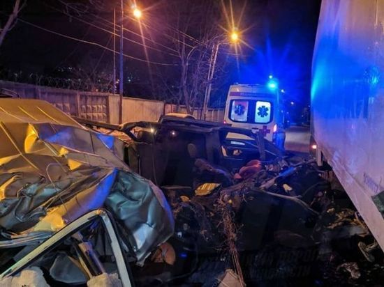 Во Владивостоке водитель не заметил фуру: смерть наступила мгновенно