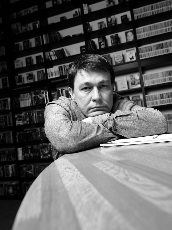25 февраля иркутский поэт Артем Морс презентует свою новую книгу «Что музыка» в галерее Виктора Бронштейна