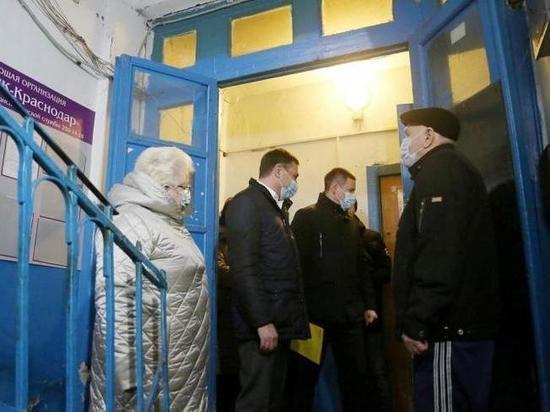 "Проще снести": краснодарцев расселят из ветхого общежития на Старокубанской