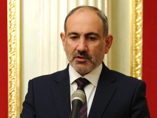 Премьера Армении обвинили в некомпетентности