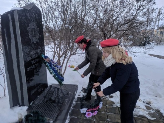 "Единая Россия" 23 февраля провела акцию "Защитим память героев"