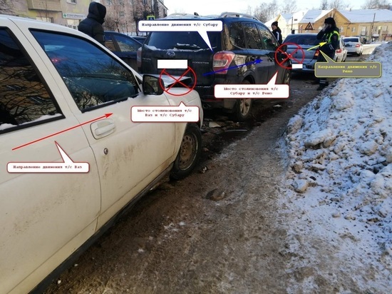 Тяжело в ученье: автомобиль с литерой «У» попал в тройное ДТП в Костроме