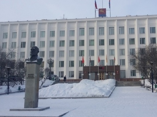 Мэрия Магадана взялась за баннеры на жилых домах