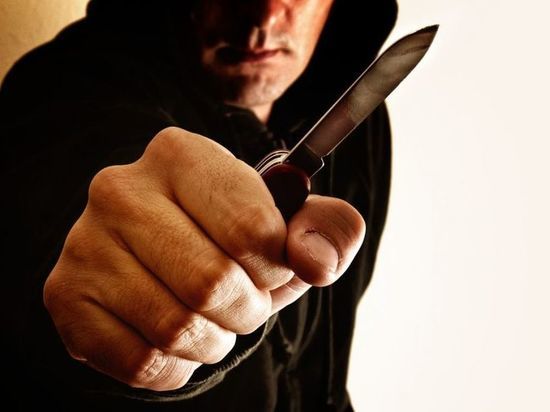 На офис микрофинансовой организации в Калуге напал мужчина с ножом