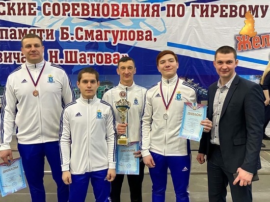 Силачи из ЯНАО собрали комплект медалей на всероссийских соревнованиях по гиревому спорту