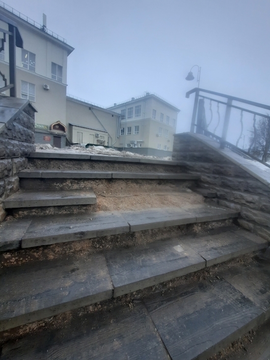 Лестница в Финском парке превратилась в полосу препятствий