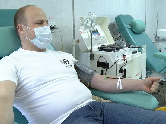  На тамбовской станции переливания крови заготовили первые дозы антиковидной плазмы
