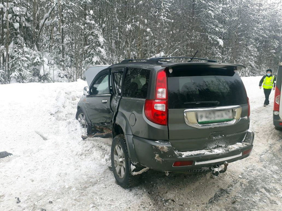 Автомобиль  вынесло на «встречку» на подъезде к Петрозаводску