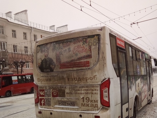 В Рязани водитель маршрутки №68 едва не покалечил упавшего в дверях ребенка