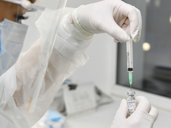 Привитые против коронавируса жители Ямала могут получить сертификат о вакцинации через Госуслуги