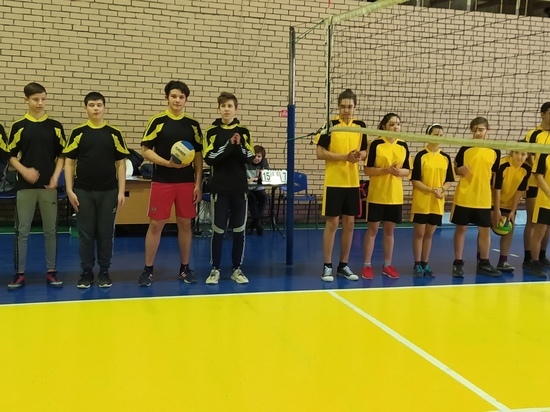 Школы-интернаты ДНР приняли участие в первенстве по волейболу