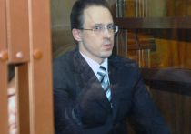 Известный банкир из 90-х Алексей Френкель, осужденный на 19 лет за организацию убийства первого зампреда Центробанка, пожаловался в Верховный суд на ФСИН