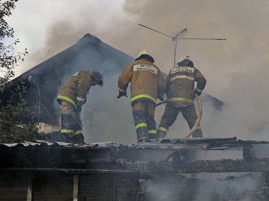 Вечерний пожар 26 февраля в Смоленской области унес жизнь женщины